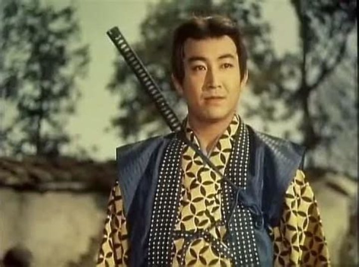 鶴田浩二の妻・中尾照子とは？二人の結婚と家族の歴史